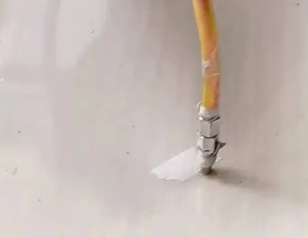 昌邑瓷砖空鼓维修公司专业解答在瓷砖铺贴过程中，如果使用的砂料过粗（如全部使用了粗砂），可能会导致以下问题